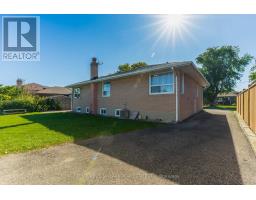 24 Aura Lea Boulevard, Toronto, ON M9M1K3 Photo 36