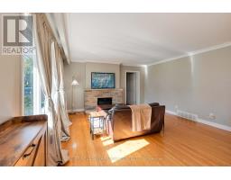 Living room - 24 Aura Lea Boulevard, Toronto, ON M9M1K3 Photo 8