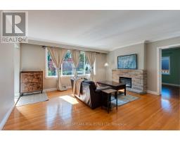 Kitchen - 24 Aura Lea Boulevard, Toronto, ON M9M1K3 Photo 9
