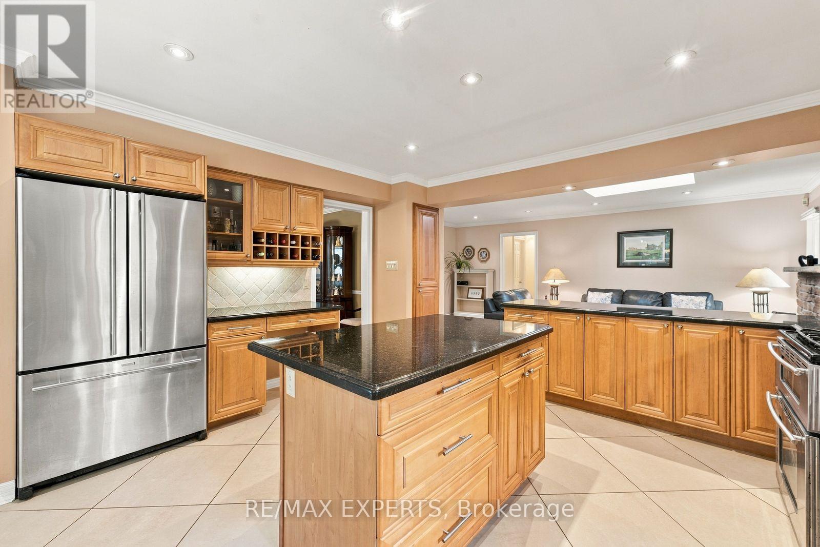 8 Fendley Court, Brampton, ON photo 16