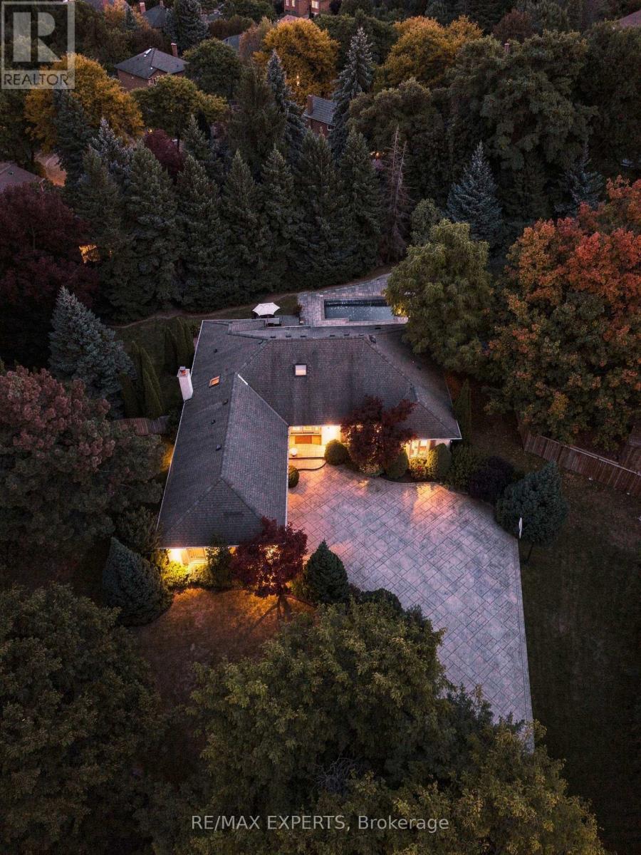 8 Fendley Court, Brampton, ON photo 2