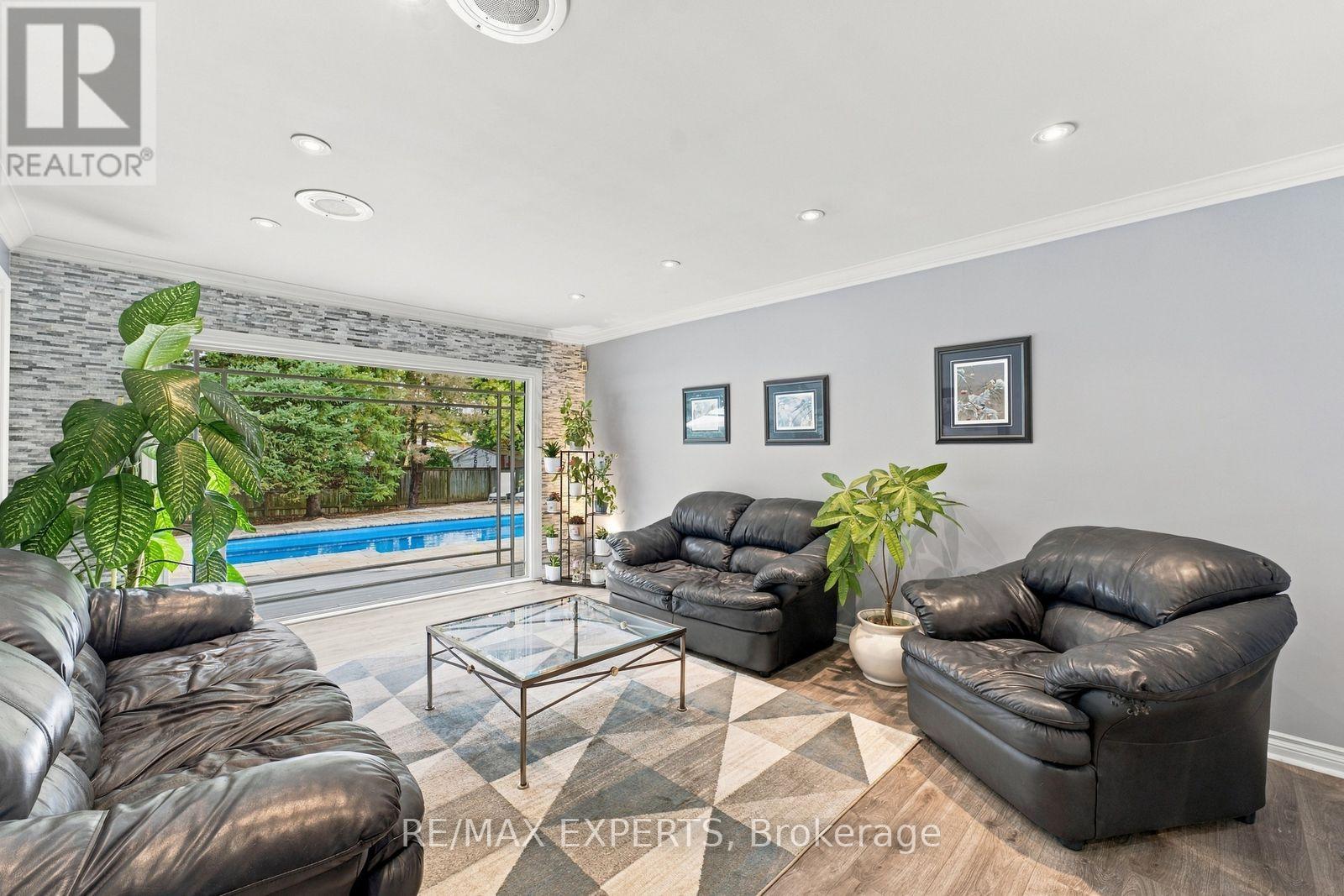 8 Fendley Court, Brampton, ON photo 21