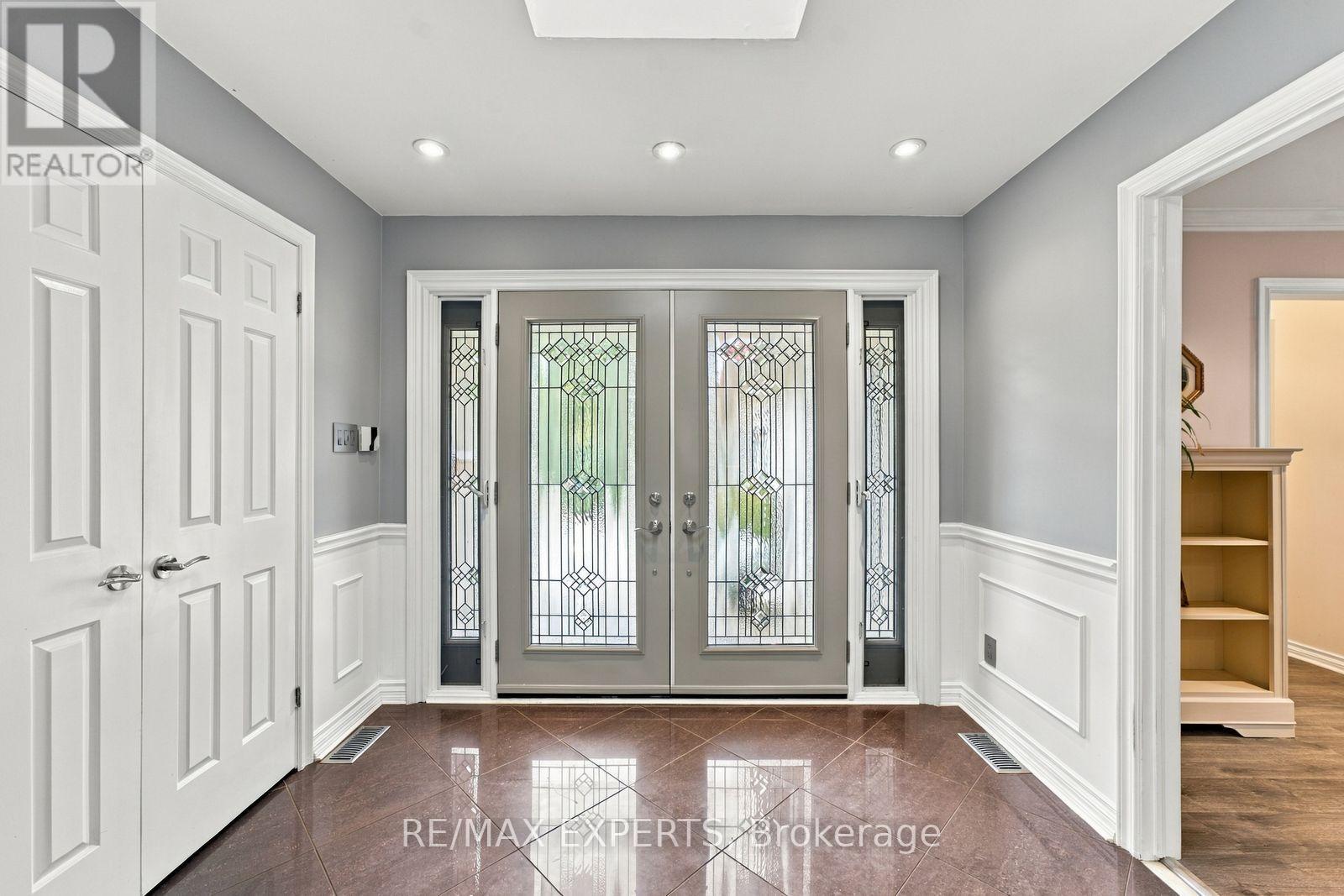 8 Fendley Court, Brampton, ON photo 8