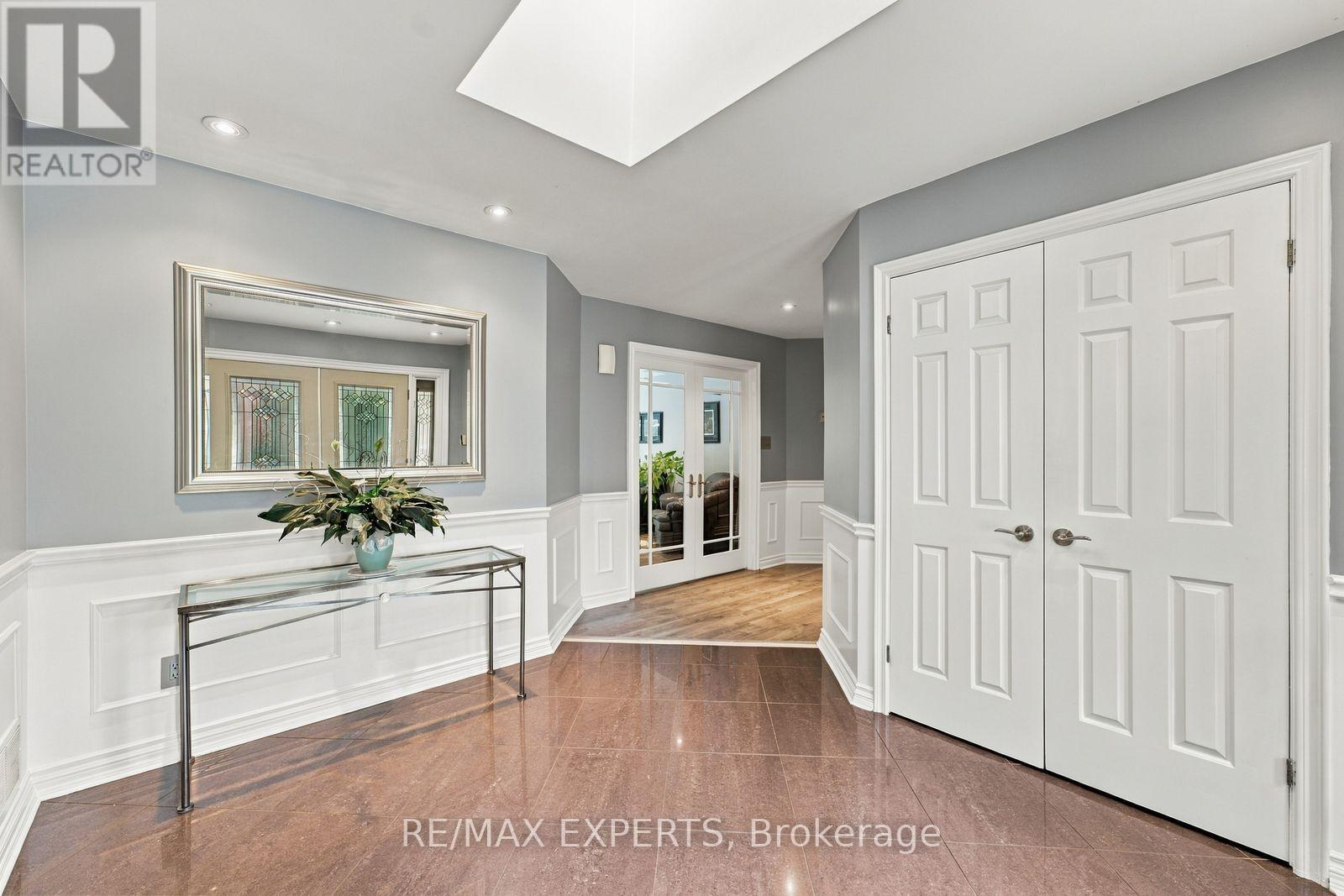8 Fendley Court, Brampton, ON photo 9