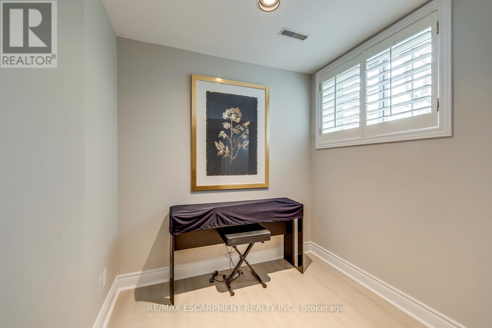 48 Forsythe Street, Oakville, ON photo 43