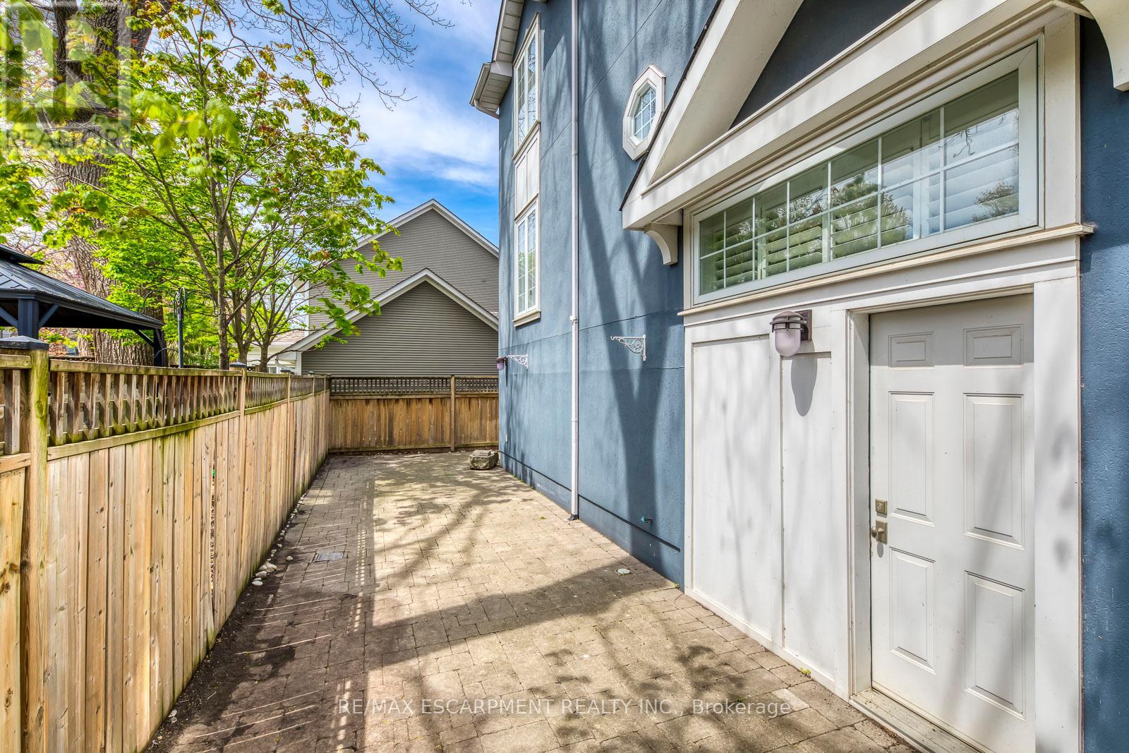 48 Forsythe Street, Oakville, ON photo 49