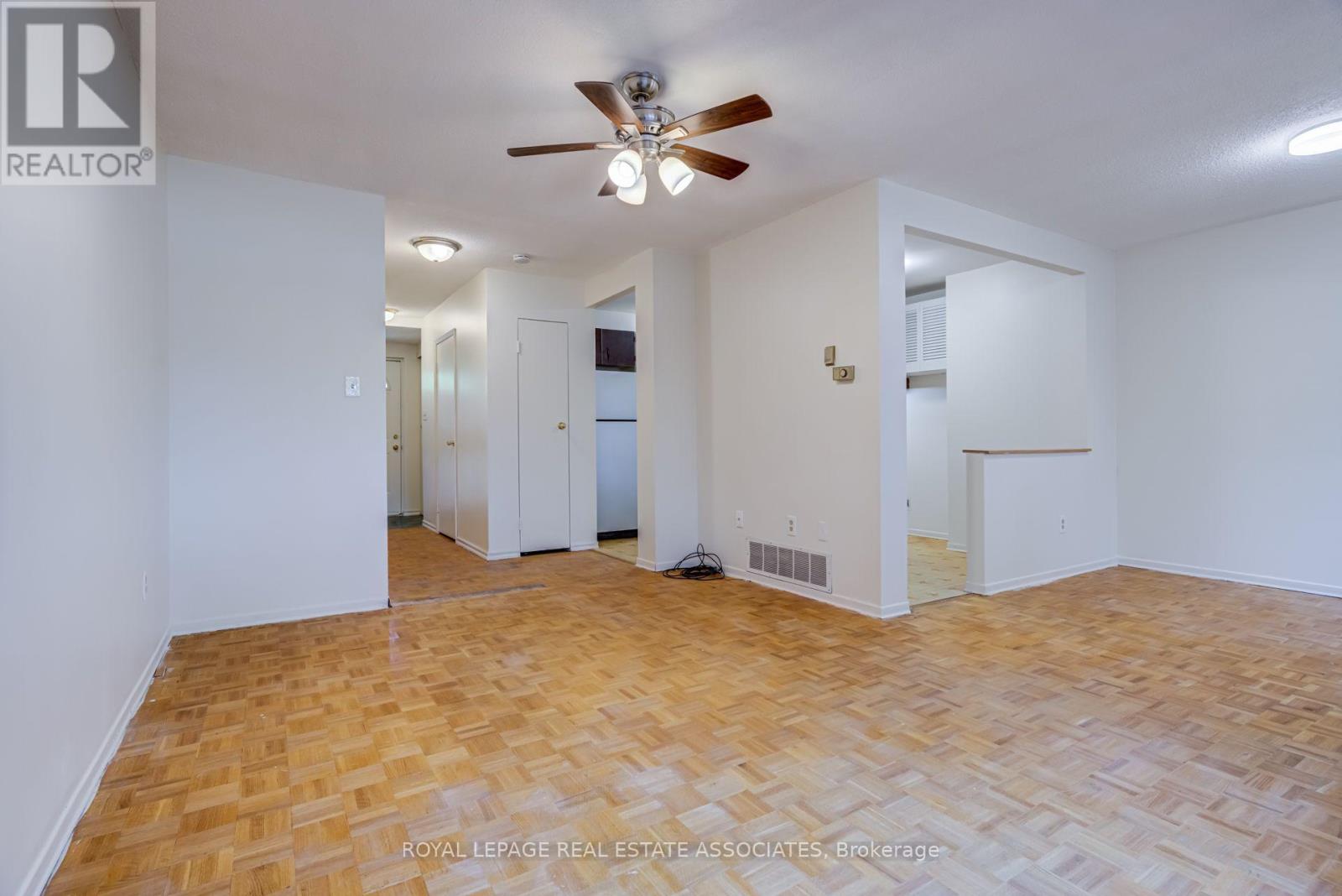 215 Mississauga Valley Boulevard, Mississauga, ON photo 15