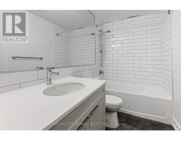 Bathroom - 0033 - 565 Belmont Avenue W, Kitchener, ON N2M5E7 Photo 7