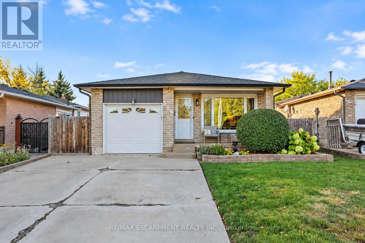 306 Templemead Drive, Hamilton, ON photo 2
