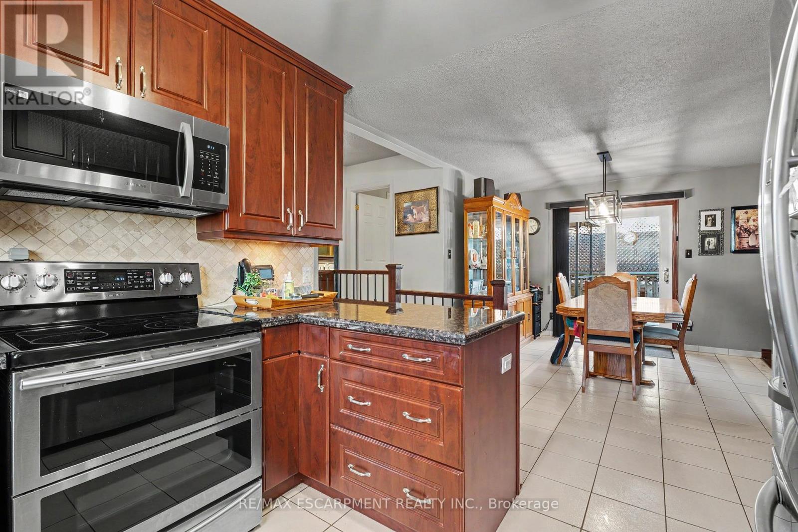 306 TEMPLEMEAD DRIVE - 5