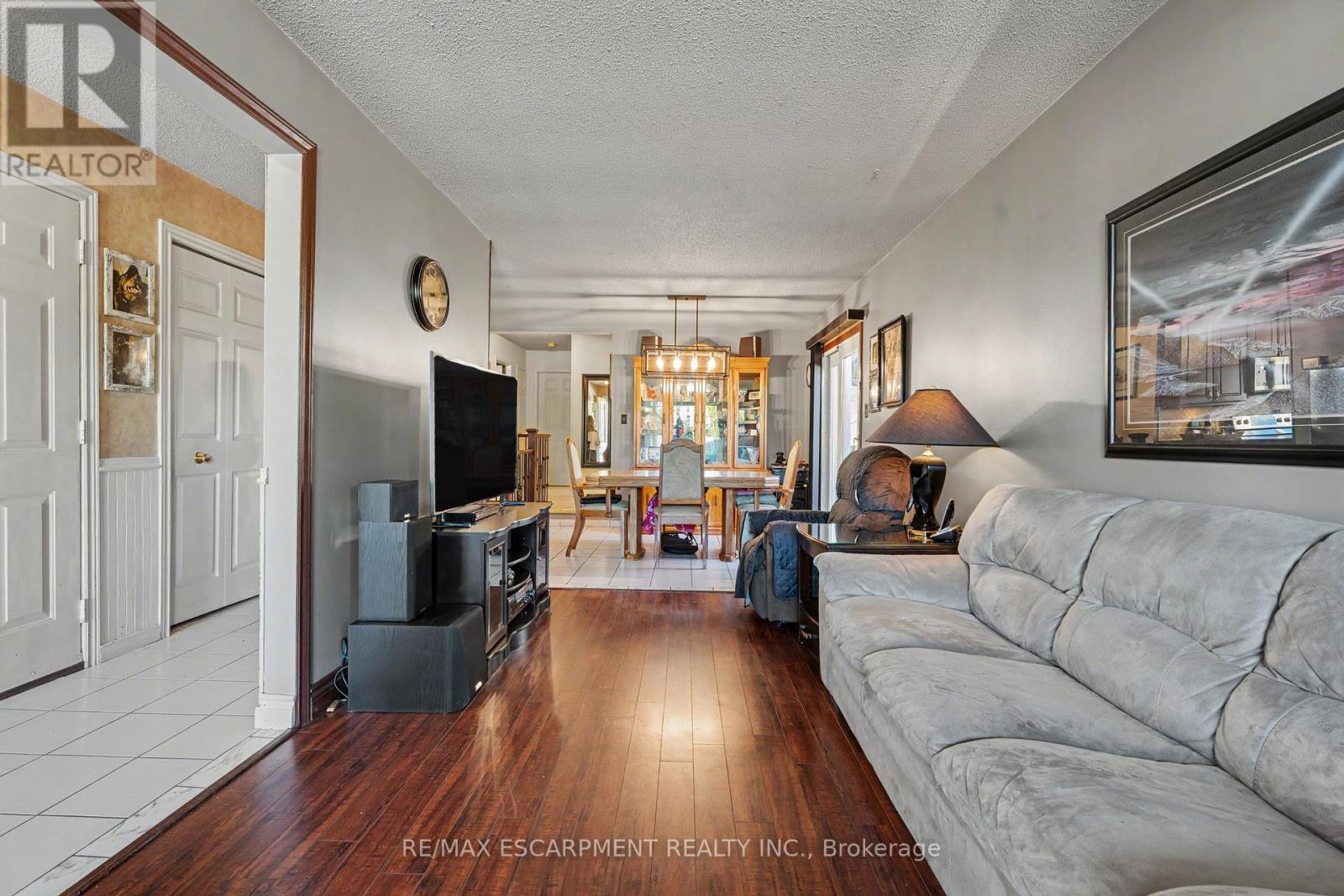 306 TEMPLEMEAD DRIVE - 9