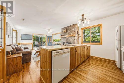 1064 Whiskey Jack Lane, Algonquin Highlands, ON photo 6