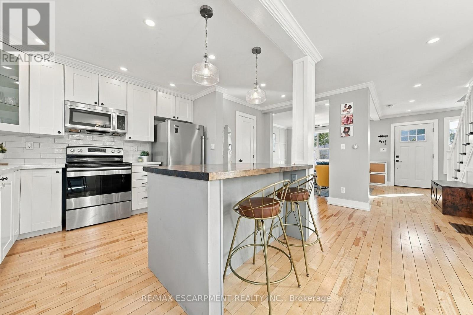 1231 Dunsmure Road, Hamilton, ON photo 6