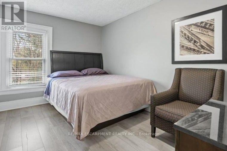 5429 SECOND AVENUE - 7