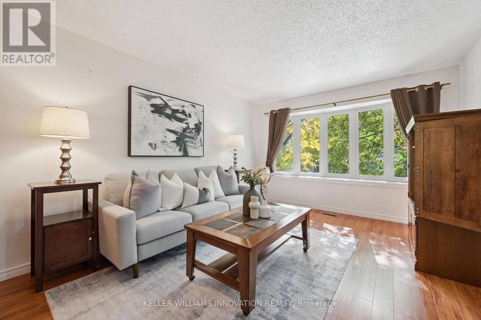 128 BRIAR KNOLL DRIVE — photo 2