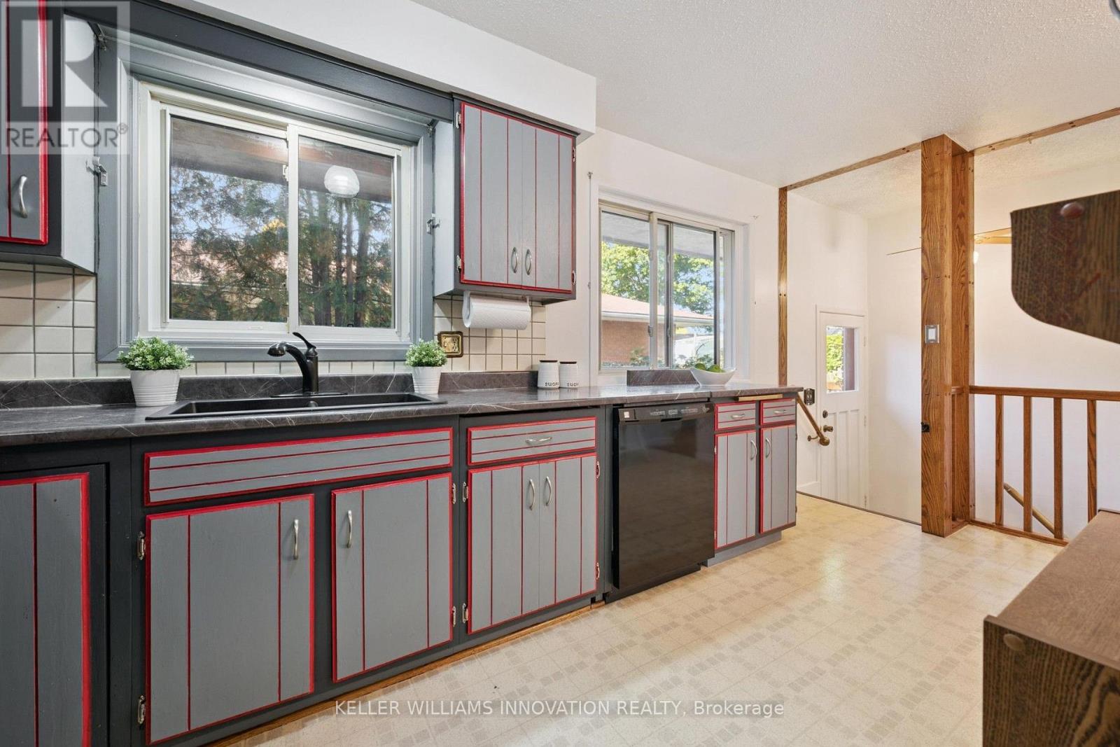 128 Briar Knoll Drive, Kitchener, ON photo 9