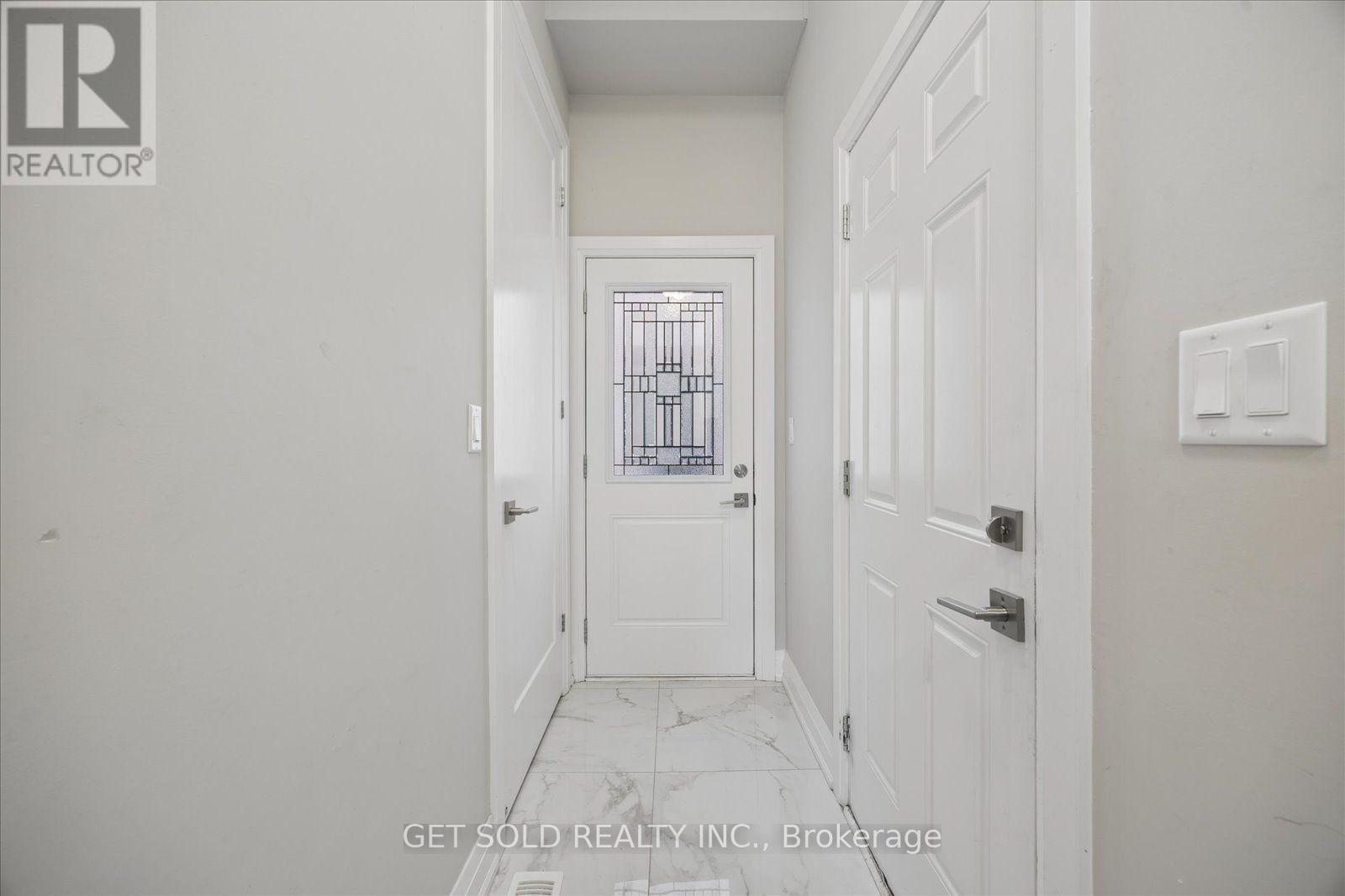 34 HUGGINS DRIVE - 37