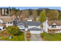 Kitchen - 2079 Bay St, Nanaimo, BC V9T4V6 Photo 6