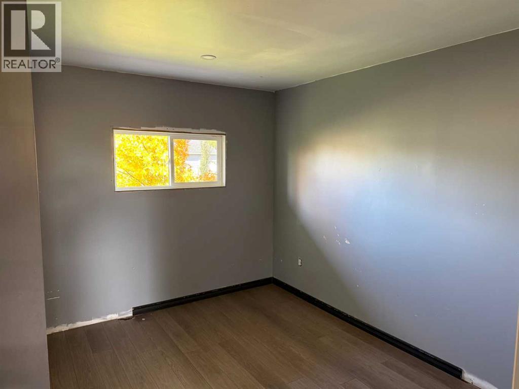 117 5 Street N - 9