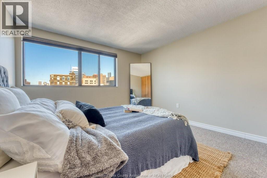 #405 380 PELISSIER STREET - 21