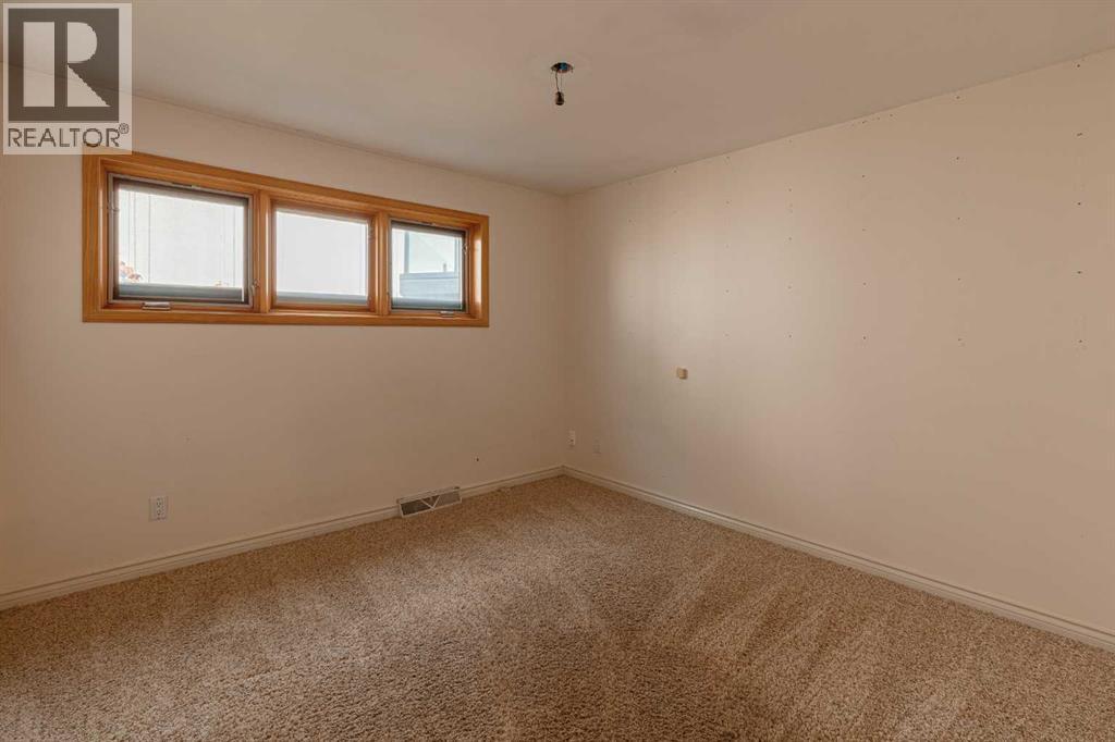 4007 14A Street SW - 21
