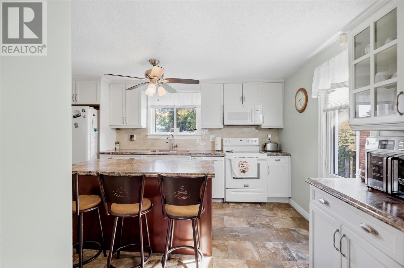 435 Chambers Ave — photo 10