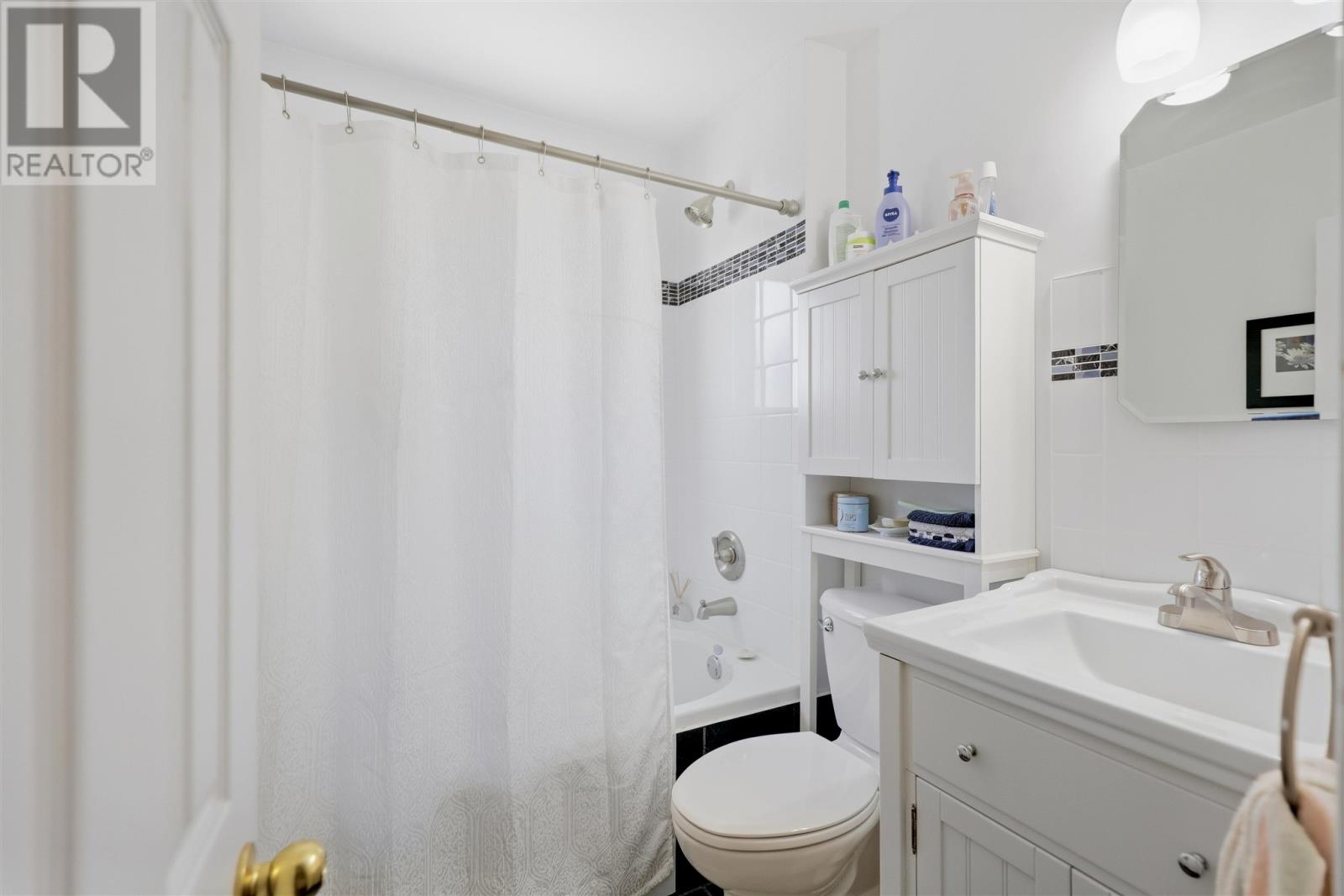 435 Chambers Ave — photo 22