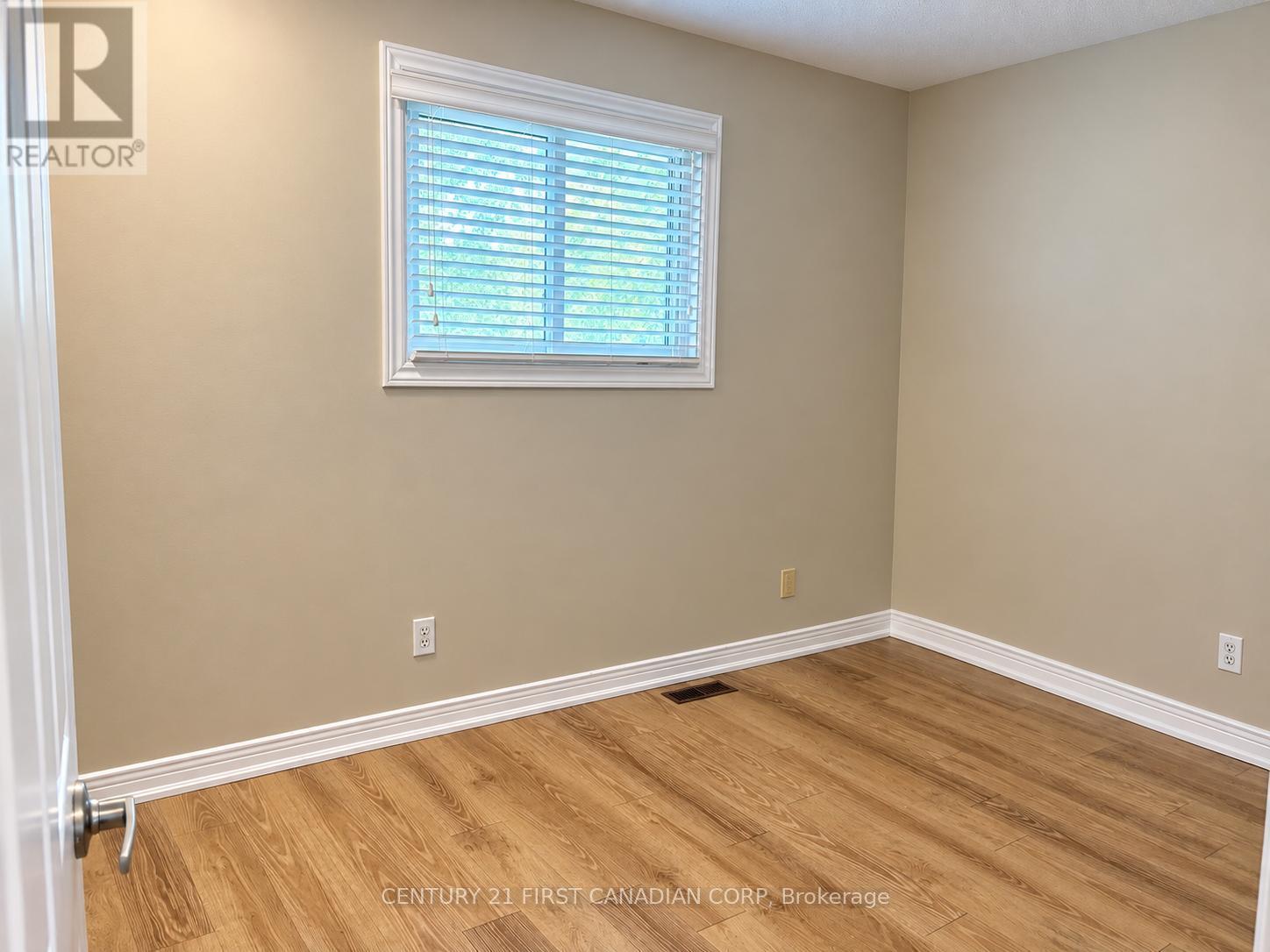 189 Homestead Crescent — photo 12