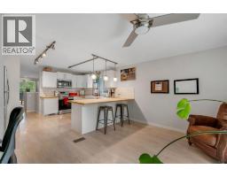 431 37 Street SW - photo 3