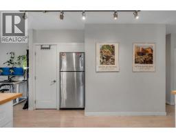 431 37 Street SW - photo 5