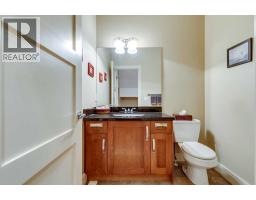 Bedroom - 3101 4a Street Nw, Calgary, AB T2M3B5 Photo 9