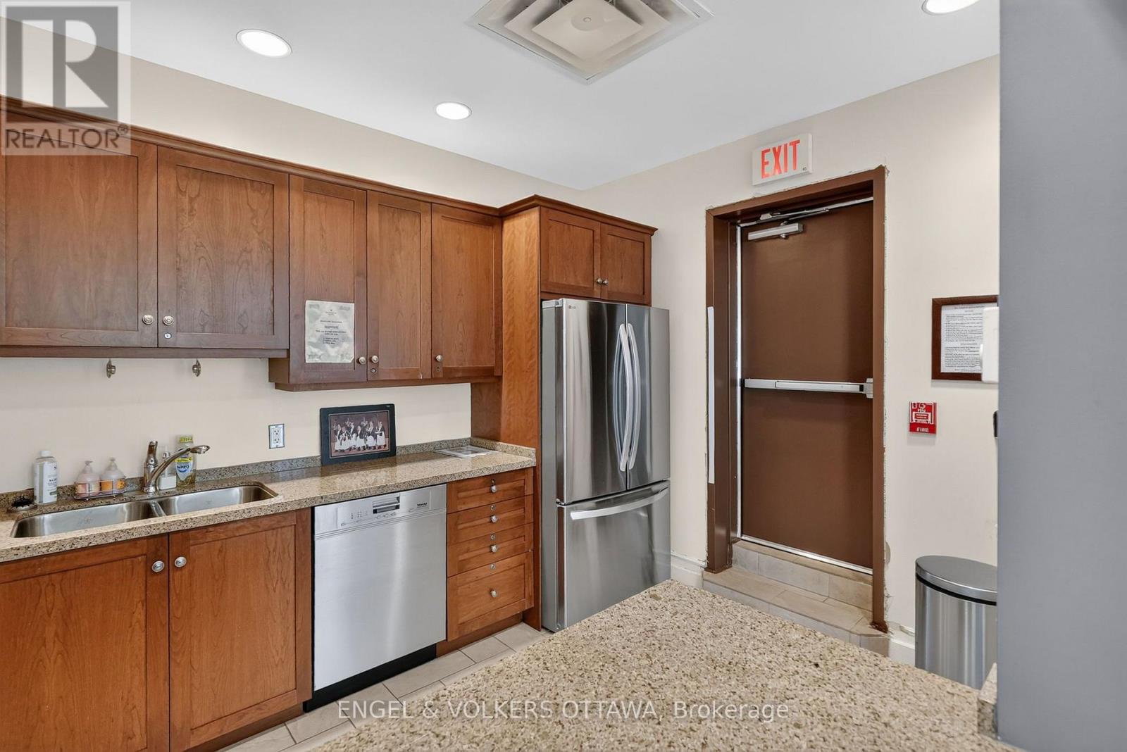 #1608 3580 RIVERGATE WAY - Image 31