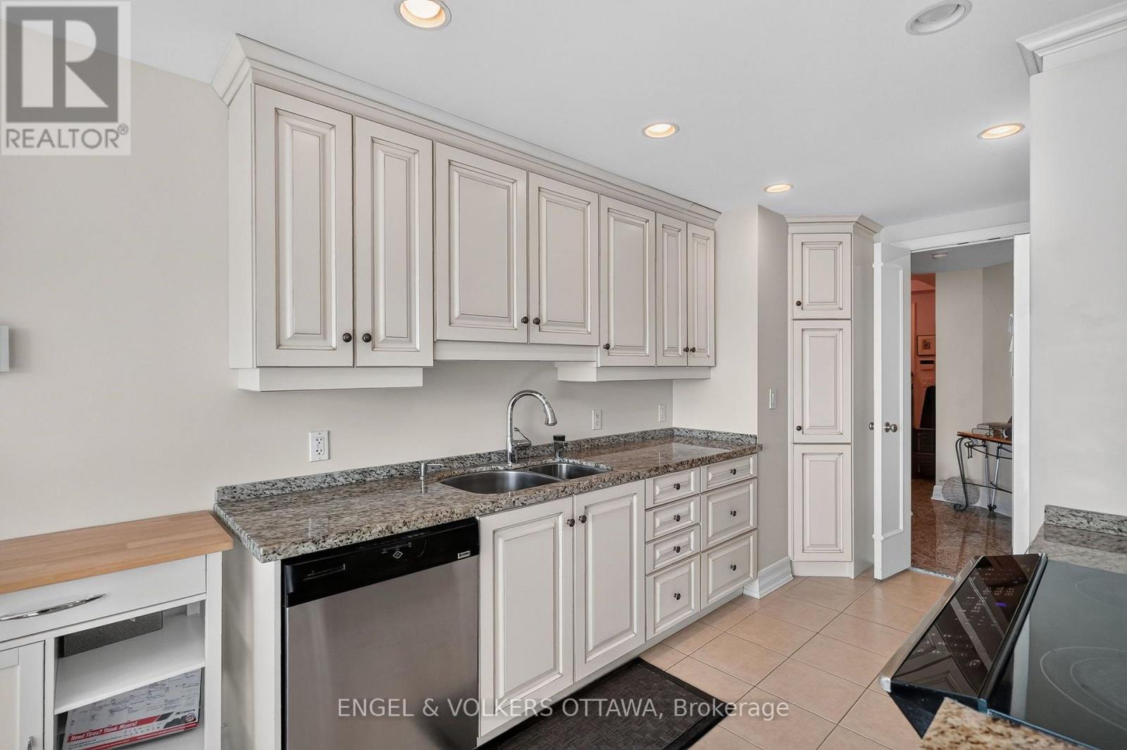#1608 3580 RIVERGATE WAY - Image 9