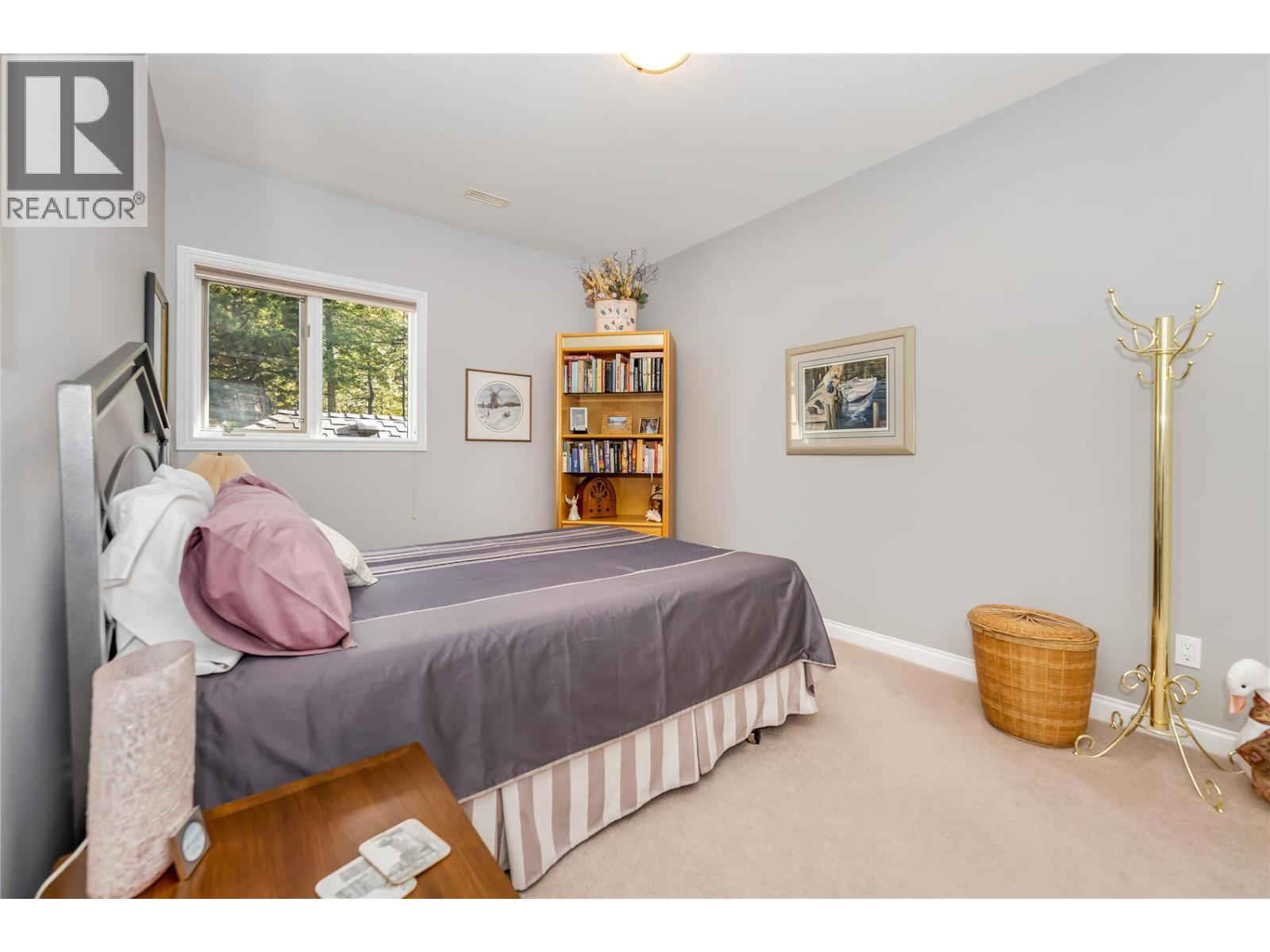 #27 83 Peregrine Way - 45