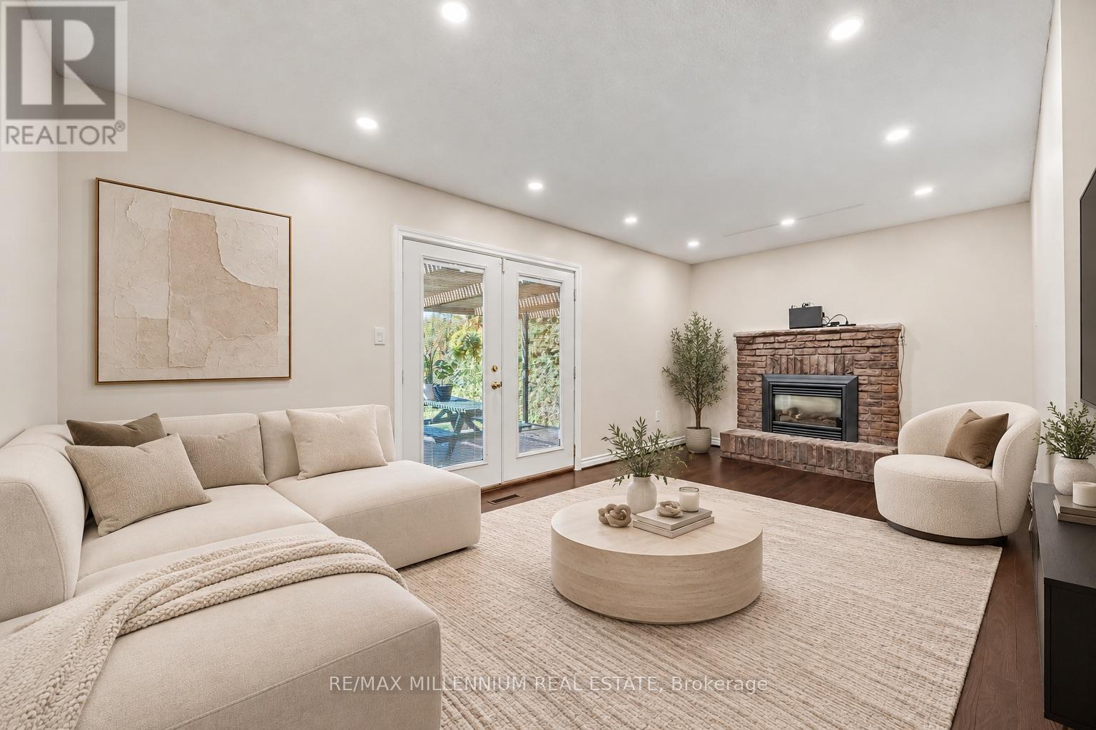 1855 MALDEN CRESCENT - 7