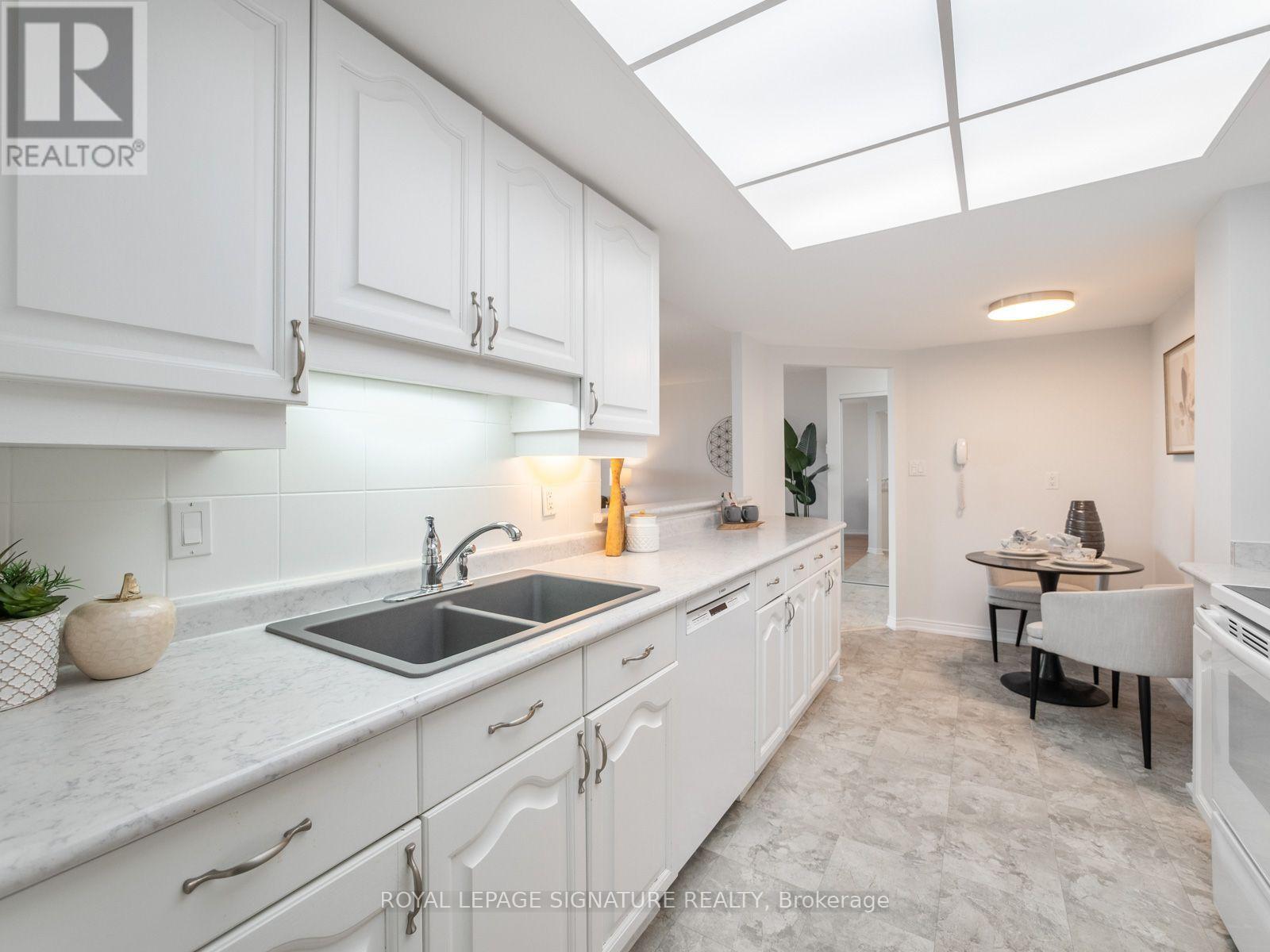 #612 20 GUILDWOOD PARKWAY - 17