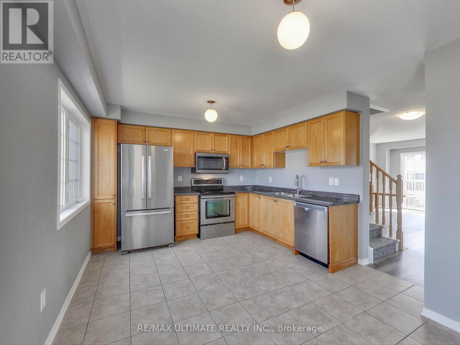 487 Rossland Road East, Ajax, ON photo 15