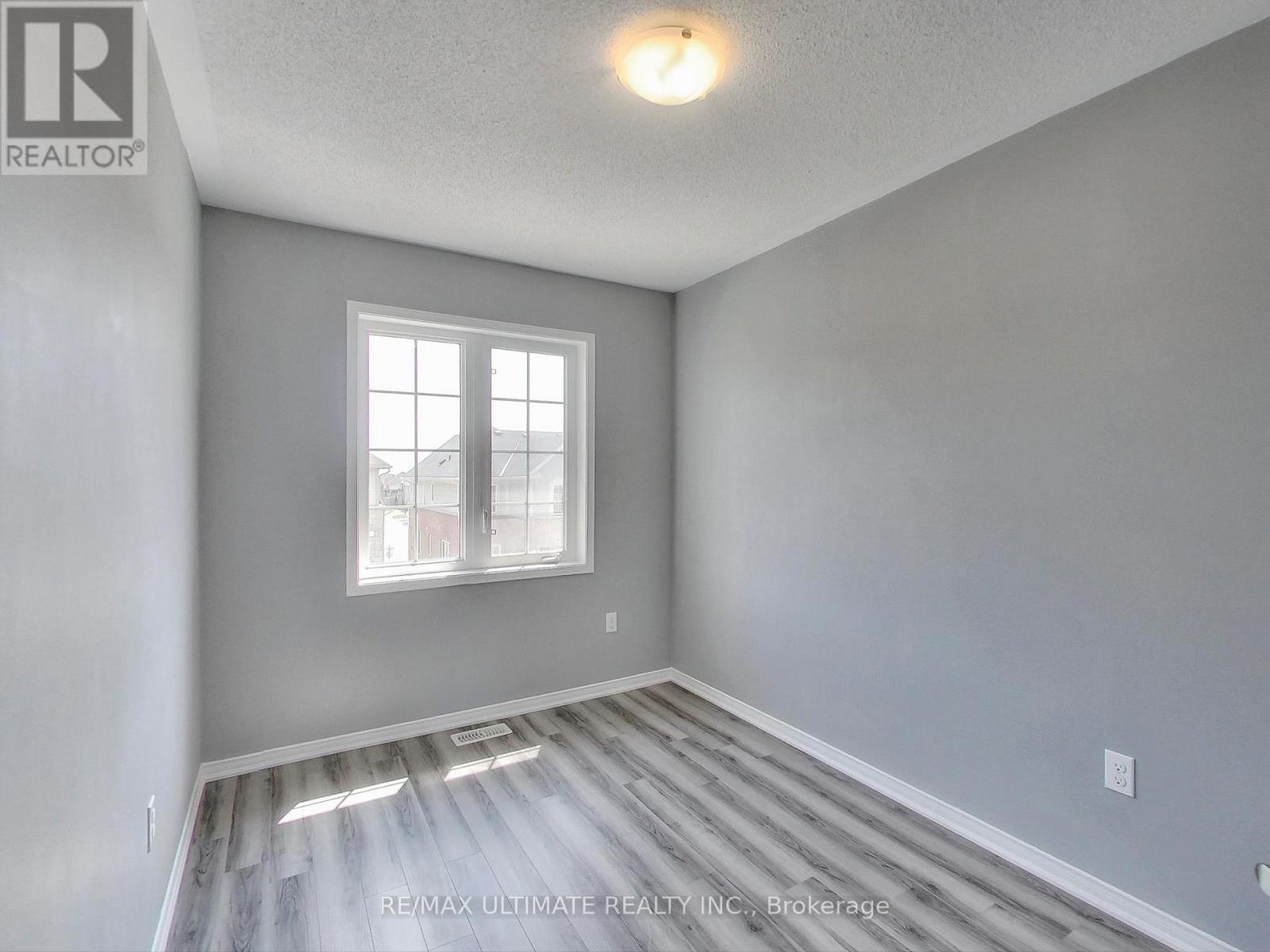 487 Rossland Road East, Ajax, ON photo 28