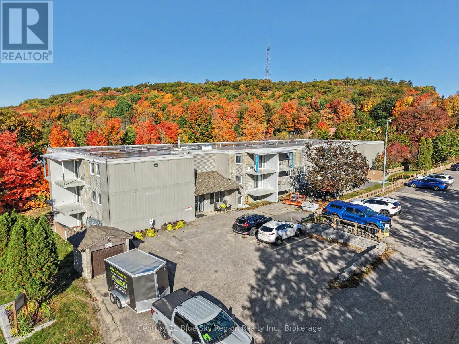 #108 213 LEONARD STREET - 1