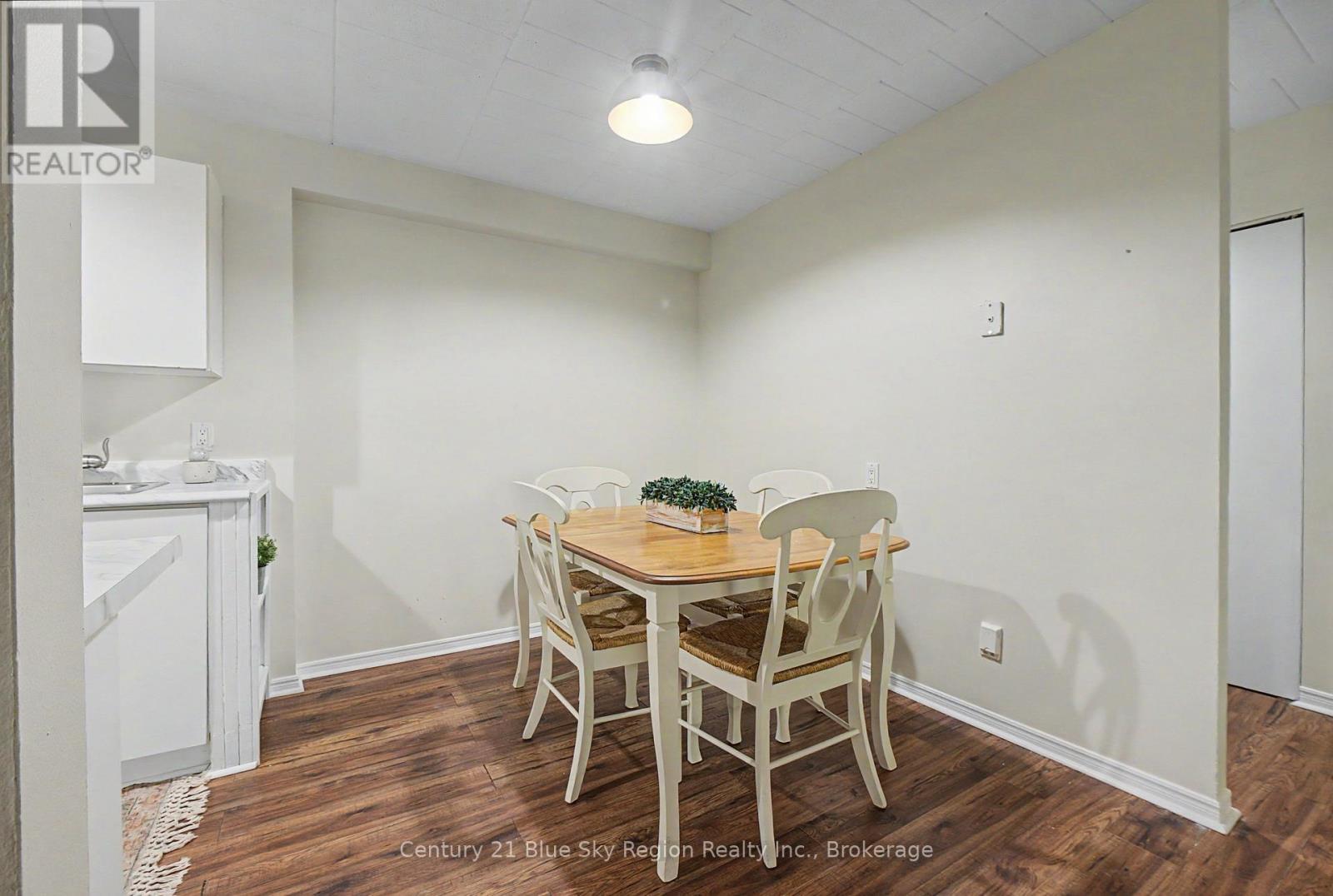 #108 213 LEONARD STREET - 10