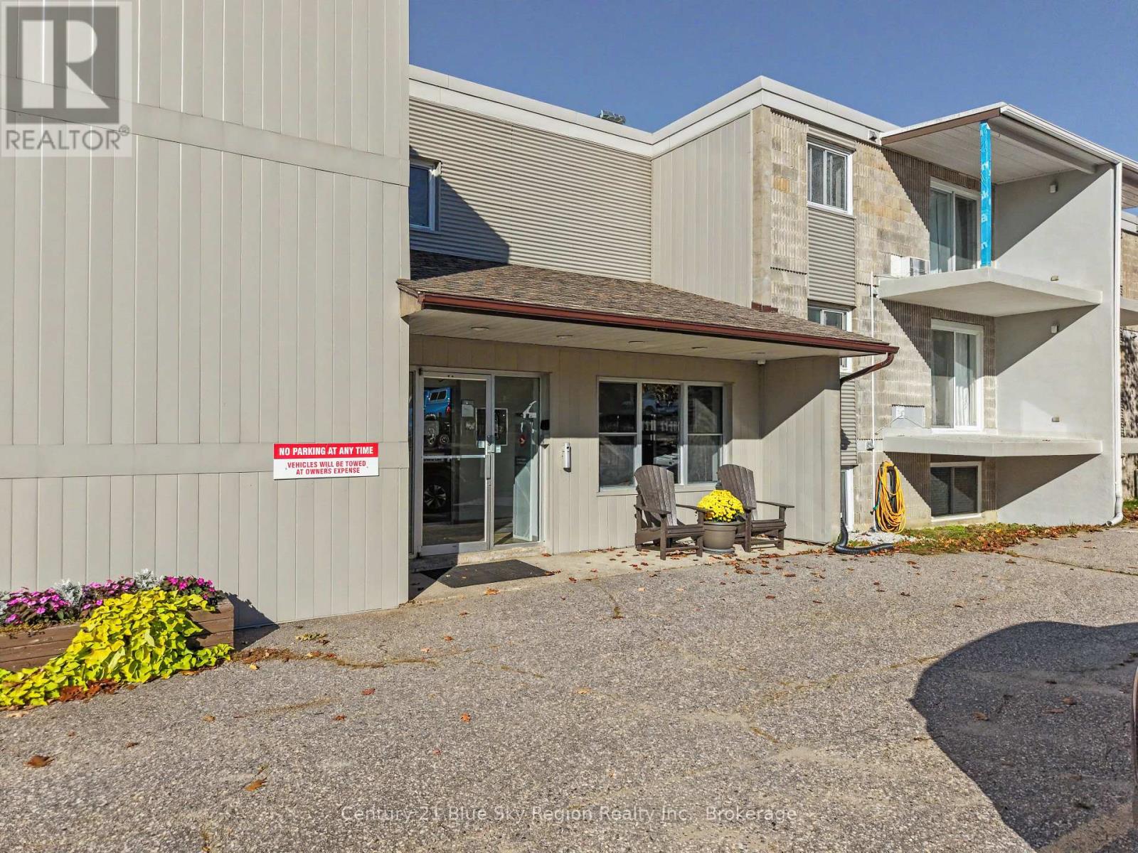 #108 213 LEONARD STREET - 2