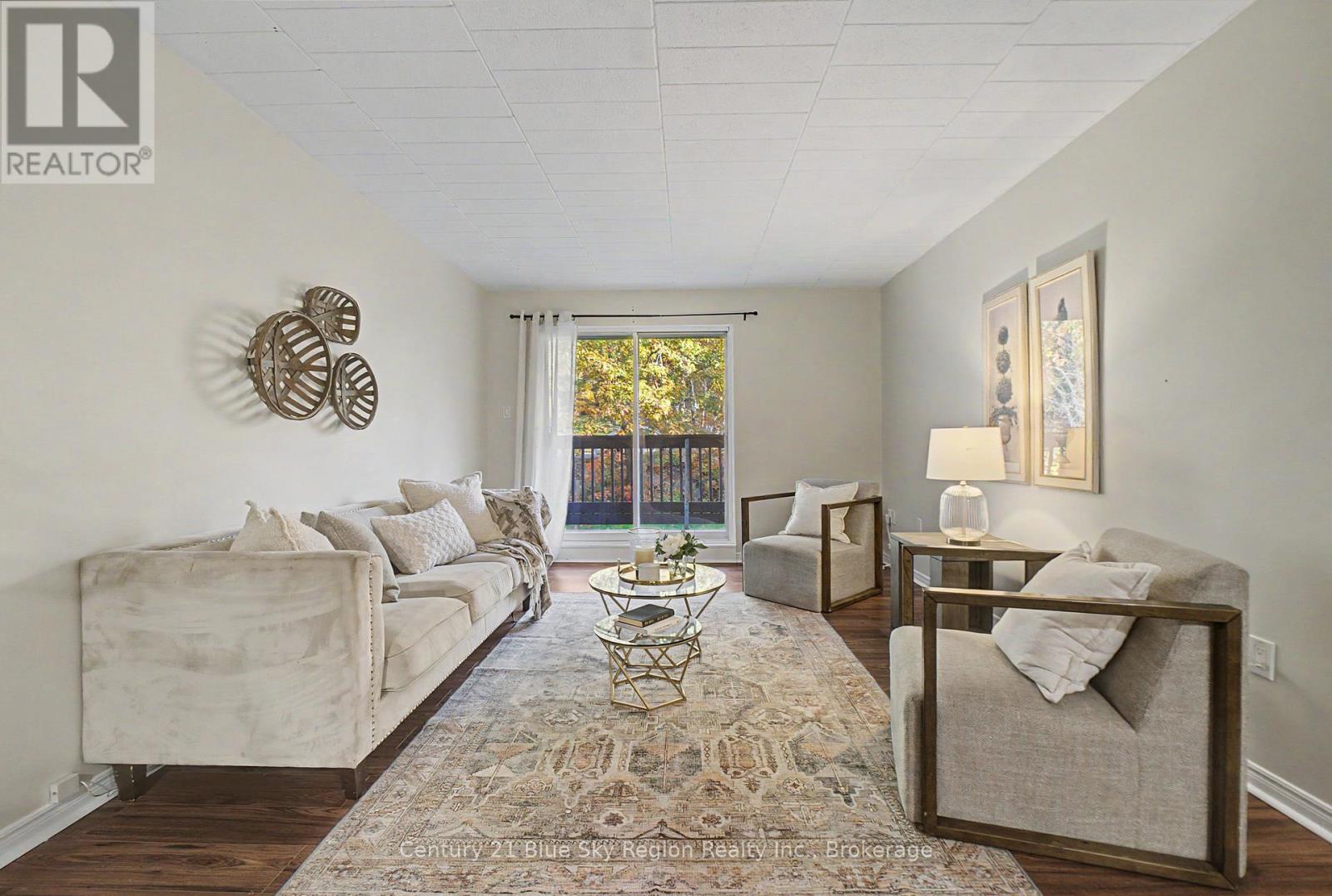 #108 213 LEONARD STREET - 3