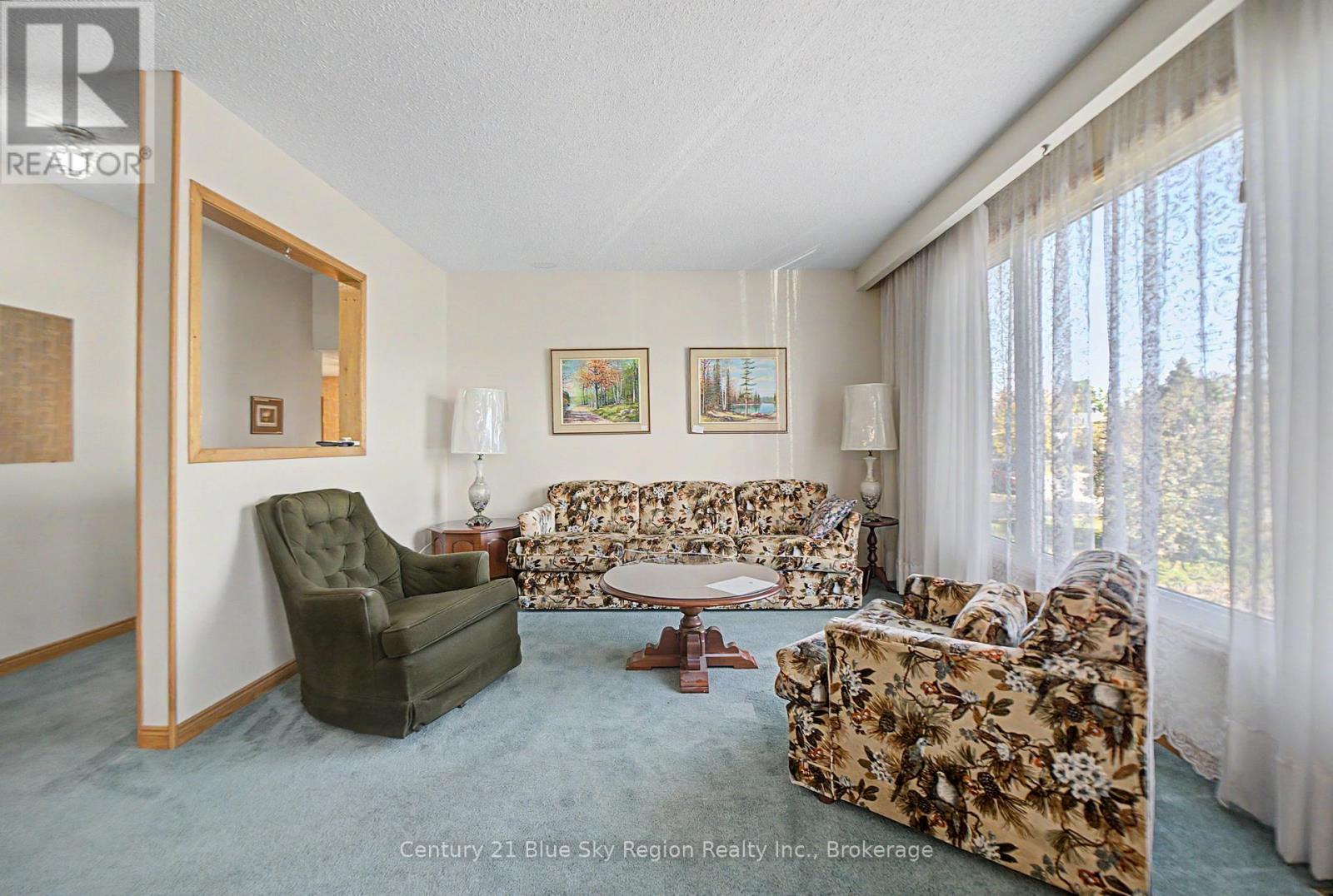 29 BEAVER CRESCENT - Image 4