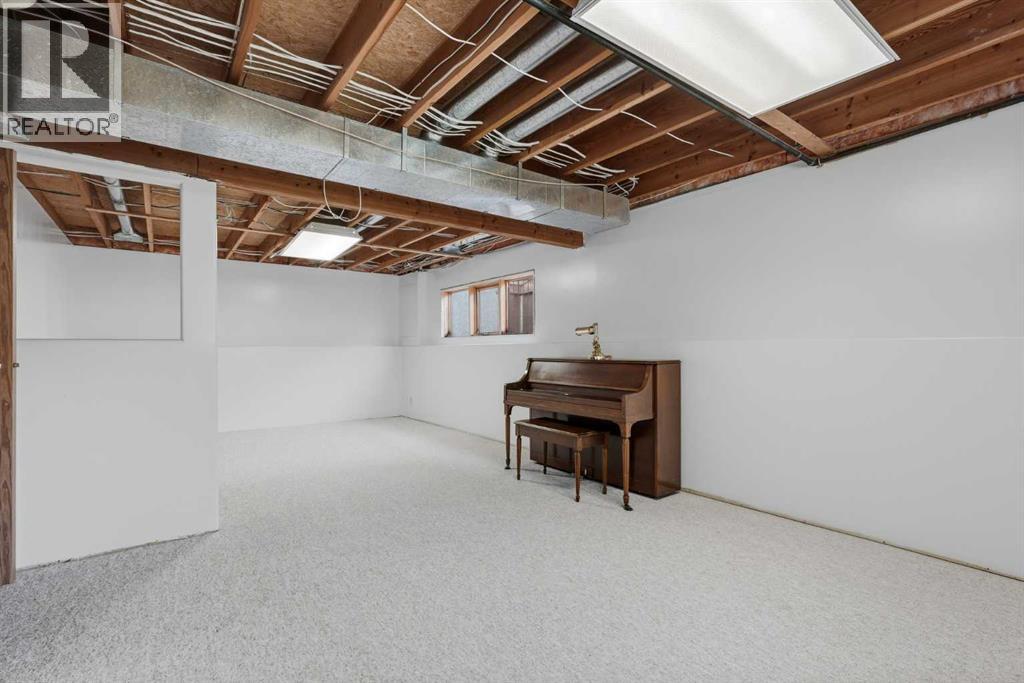 422 8 Street N - Image 31