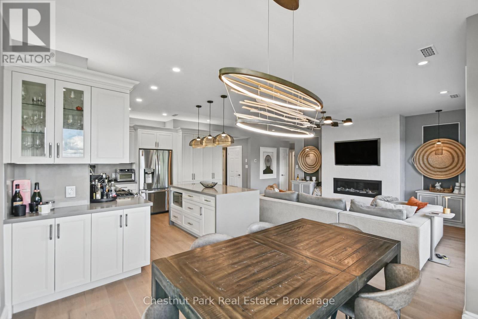 658 Johnston Park Avenue — photo 15