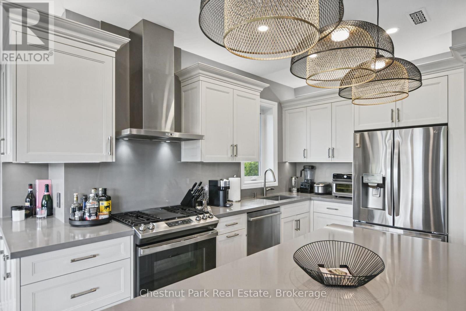 658 Johnston Park Avenue — photo 22