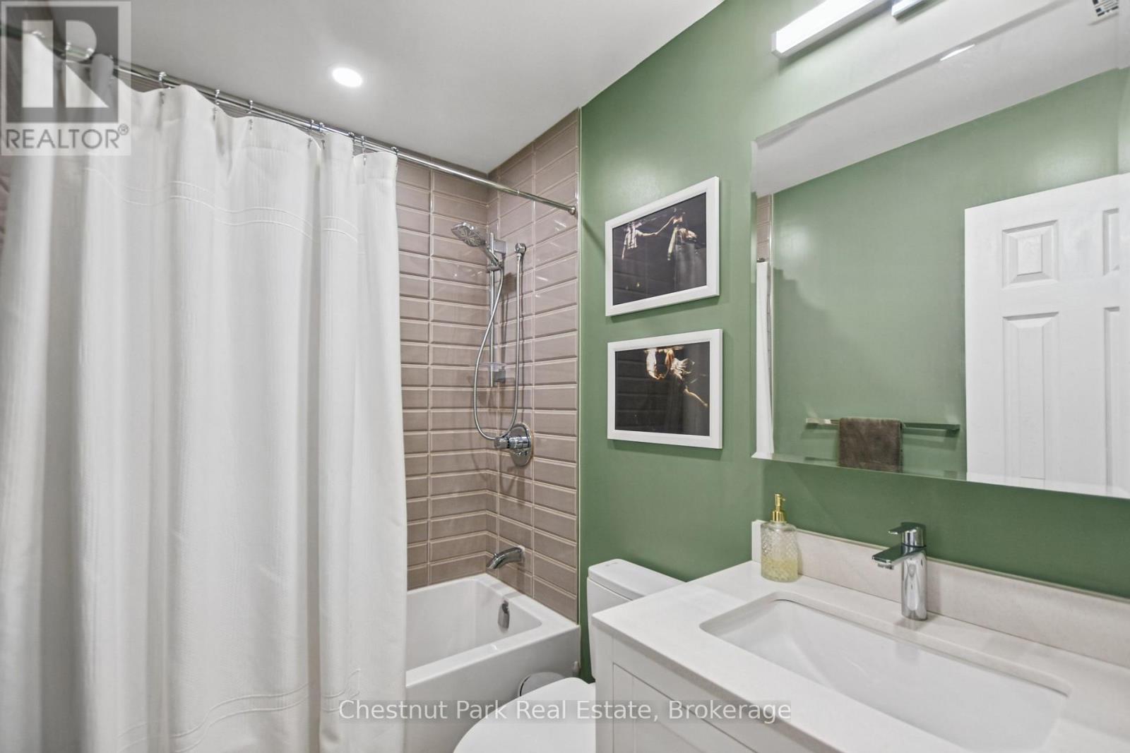 658 Johnston Park Avenue — photo 28
