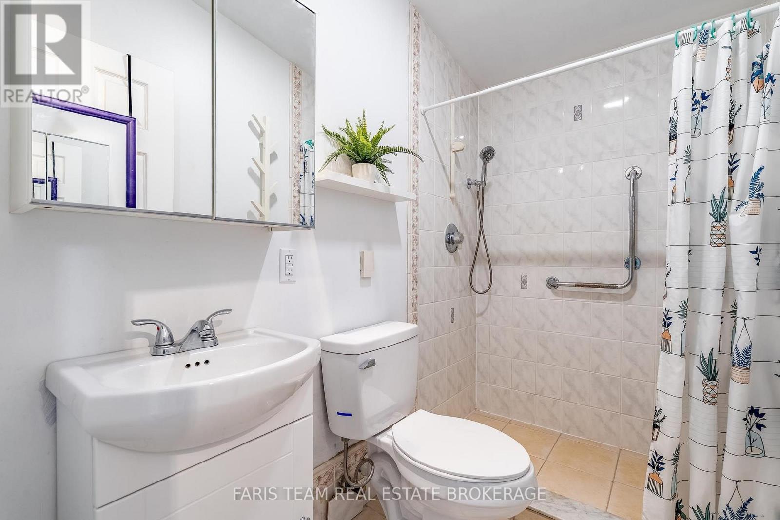 224 LAKESHORE ROAD W - 15