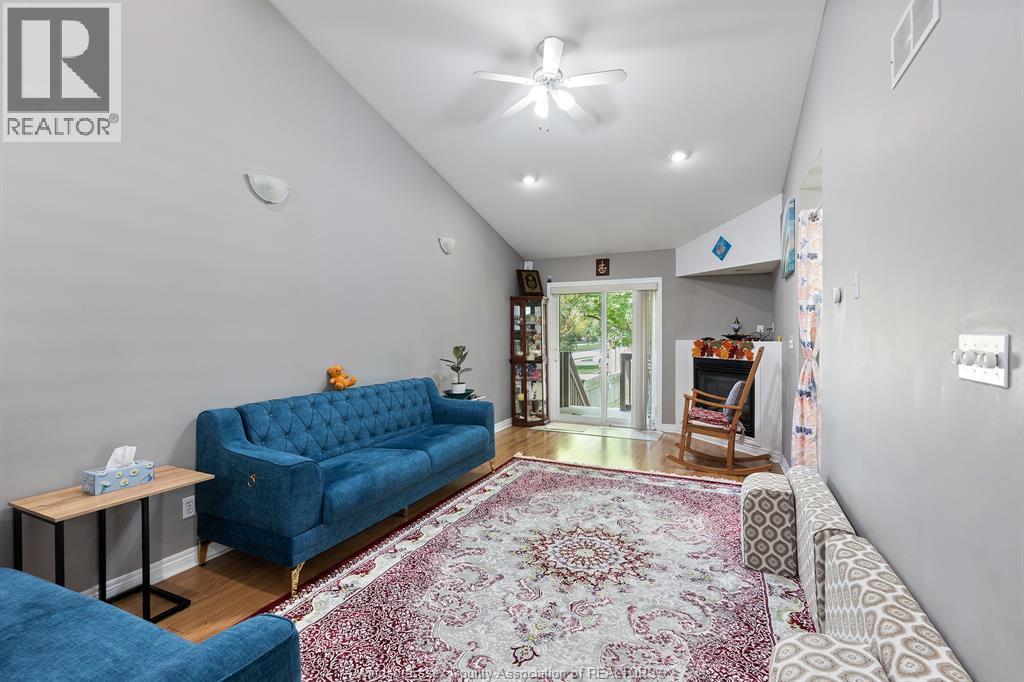 1685 CHATEAU AVENUE - 5