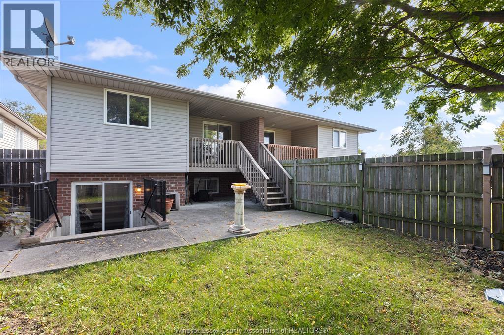 1685 CHATEAU AVENUE - 17